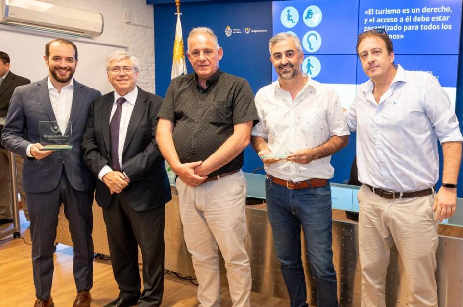 Grupo de Accesibilidad Turística del MINTUR, realizó entrega de reconocimientos e infraestructura