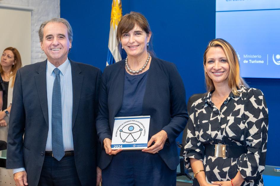 Entrega de reconocimientos en accesibilidad turística Entrega de reconocimientos en accesibilidad turística