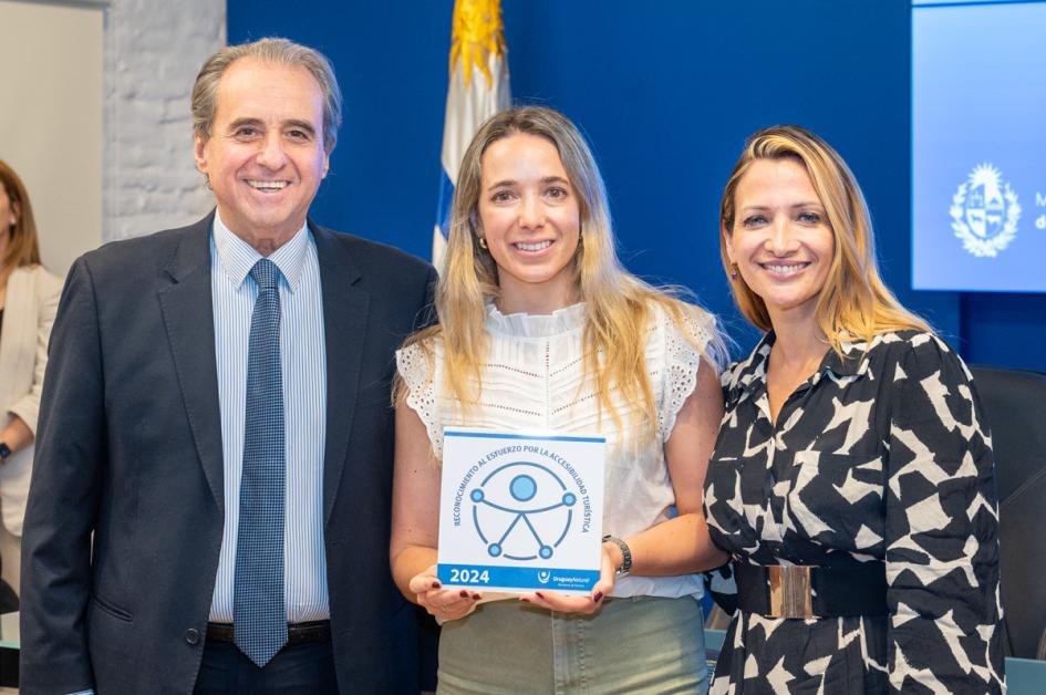 Entrega de reconocimientos en accesibilidad turística Entrega de reconocimientos en accesibilidad turística