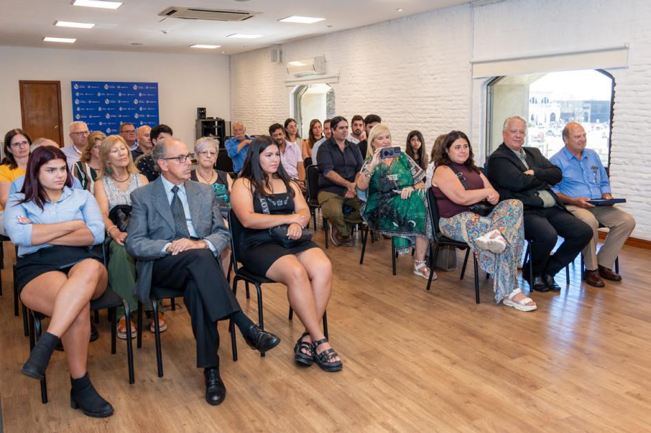 UTTU entregó reconocimientos a autoridades y celebridades UTTU entregó reconocimientos a autoridades y celebridades