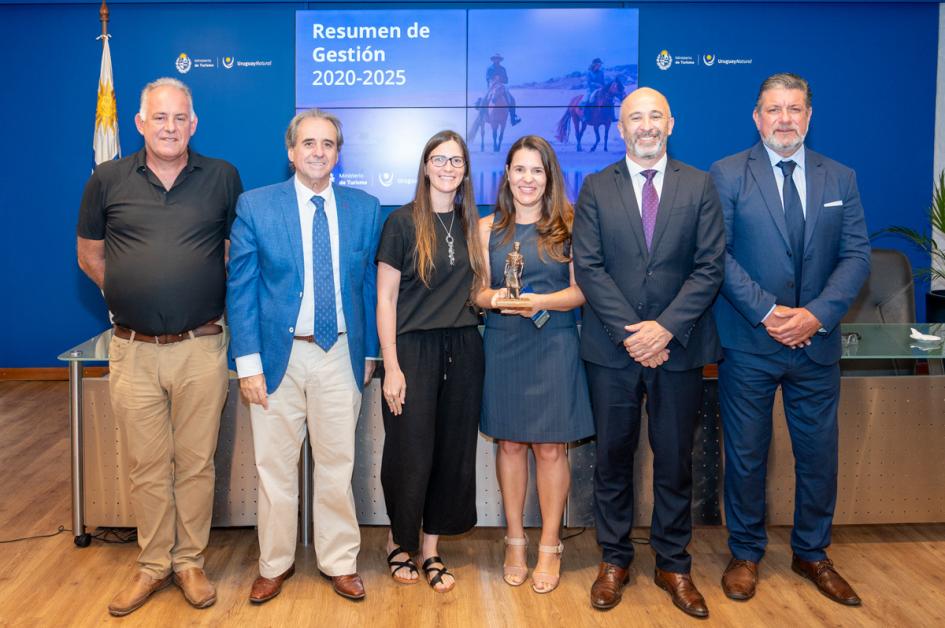 La Dirección Nacional de Turismo realizó reconocimientos a diferentes actores del sector La Dirección Nacional de Turismo realizó reconocimientos a diferentes actores del sector