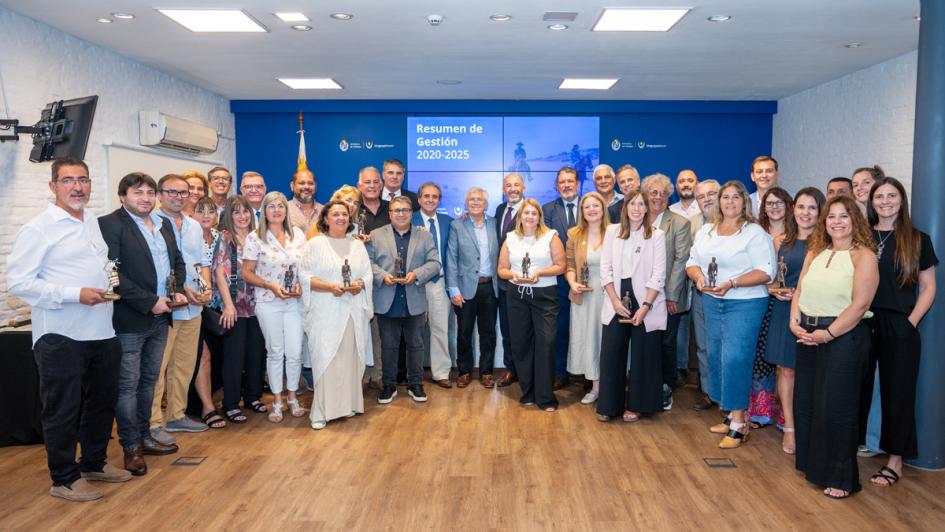 La Dirección Nacional de Turismo realizó reconocimientos a diferentes actores del sector La Dirección Nacional de Turismo realizó reconocimientos a diferentes actores del sector