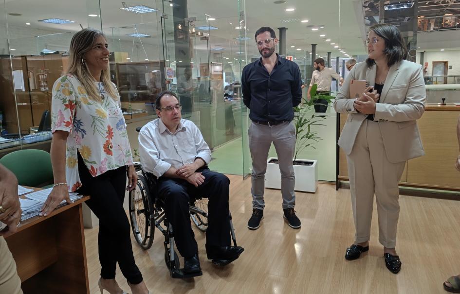 Ministro Pablo Menoni recorrió las instalaciones del Ministerio de Turismo y saludó a funcionarios Ministro Pablo Menoni recorrió las instalaciones del Ministerio de Turismo y saludó a funcionarios