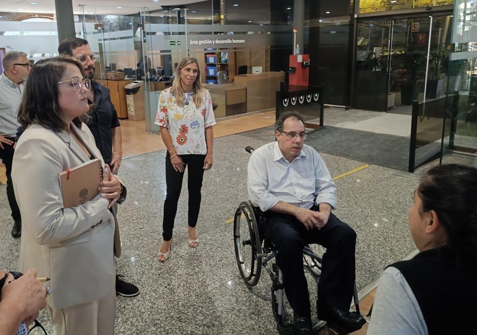 Ministro Pablo Menoni recorrió las instalaciones del Ministerio de Turismo y saludó a funcionarios Ministro Pablo Menoni recorrió las instalaciones del Ministerio de Turismo y saludó a funcionarios