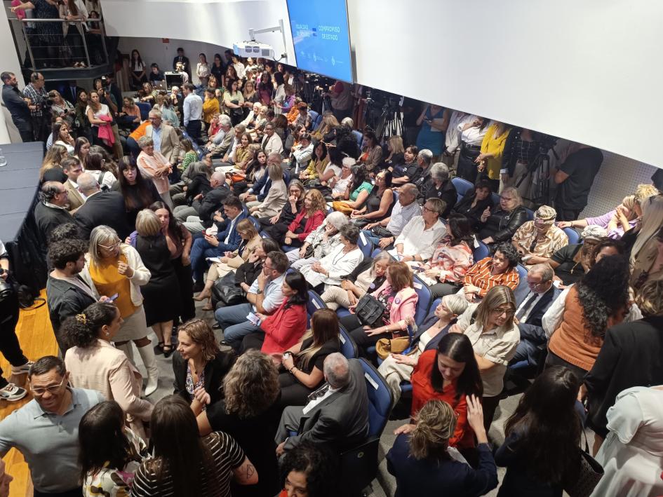 Día Internacional de las Mujeres Día Internacional de las Mujeres