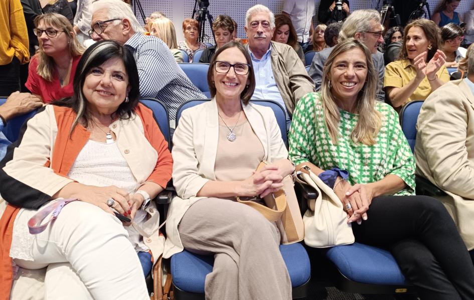 Día Internacional de las Mujeres Día Internacional de las Mujeres