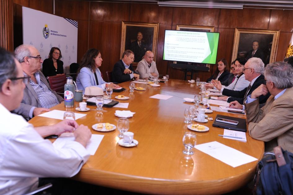 Ministro Pablo Menoni participó de la reunión de la CIACEX. Foto: Presidencia Uruguay.