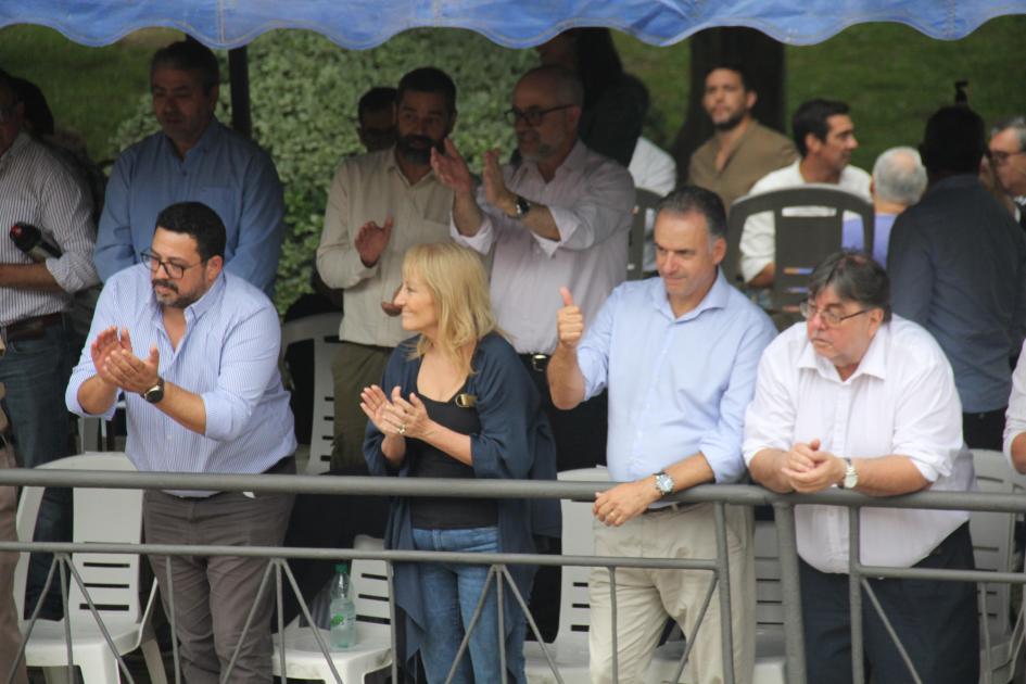 Patria Gaucha: Tradición e Identidad Patria Gaucha: Tradición e Identidad