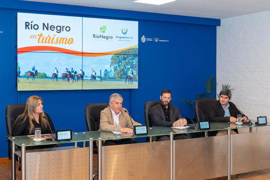 Río Negro presentó sus actividades de cara a la Semana de Turismo Río Negro presentó sus actividades de cara a la Semana de Turismo