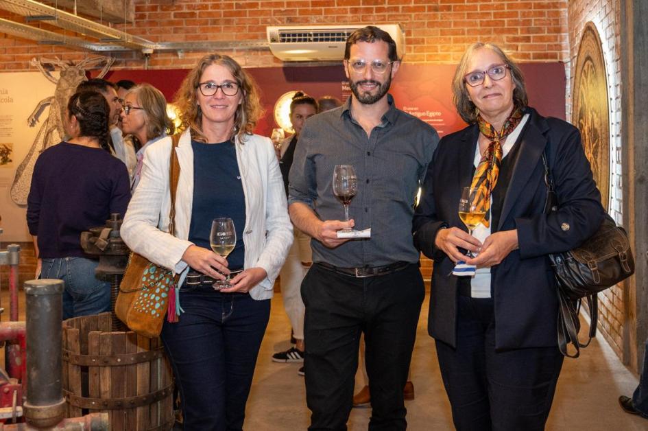 Cultivando Soberanía - Museo de la Uva y el Vino Cultivando Soberanía - Museo de la Uva y el Vino