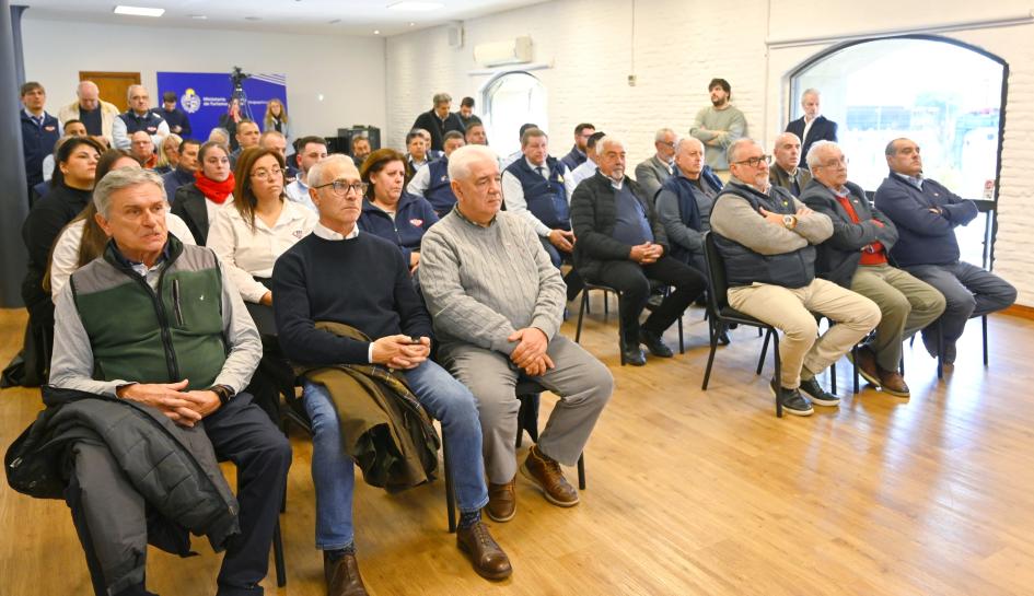 MINTUR y CPATU entregaron reconocimientos a trabajadores del taxi MINTUR y CPATU entregaron reconocimientos a trabajadores del taxi