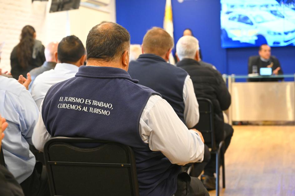 MINTUR y CPATU entregaron reconocimientos a trabajadores del taxi MINTUR y CPATU entregaron reconocimientos a trabajadores del taxi