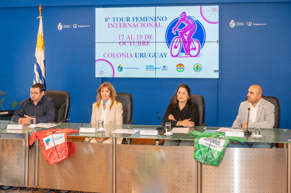 Lanzamiento Julio Castrillo - Isabella Roselli - Florencia Ualde - Diego Berreta