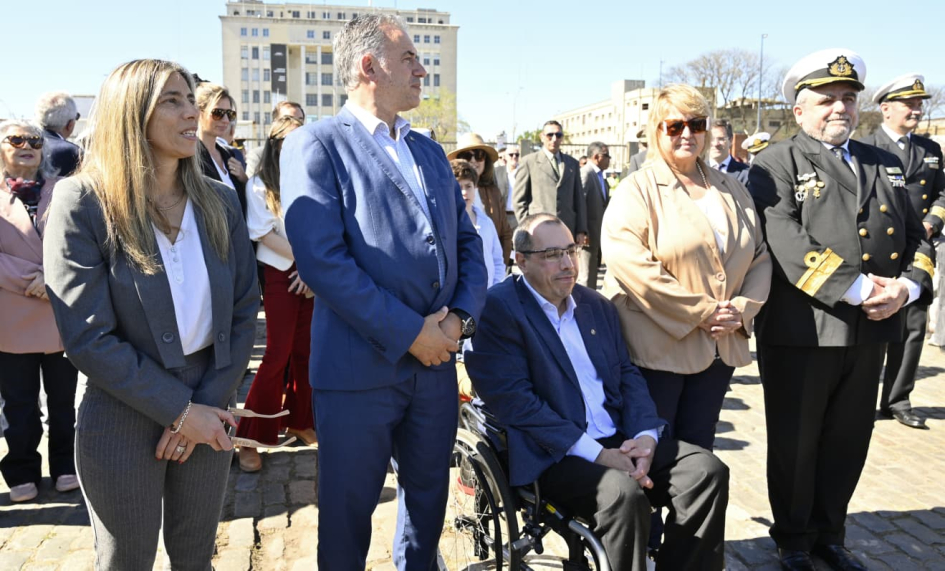 Autoridades Nacionales, del Ministerio de Defenza y Turismo Autoridades Nacionales, del Ministerio de Defenza y Turismo