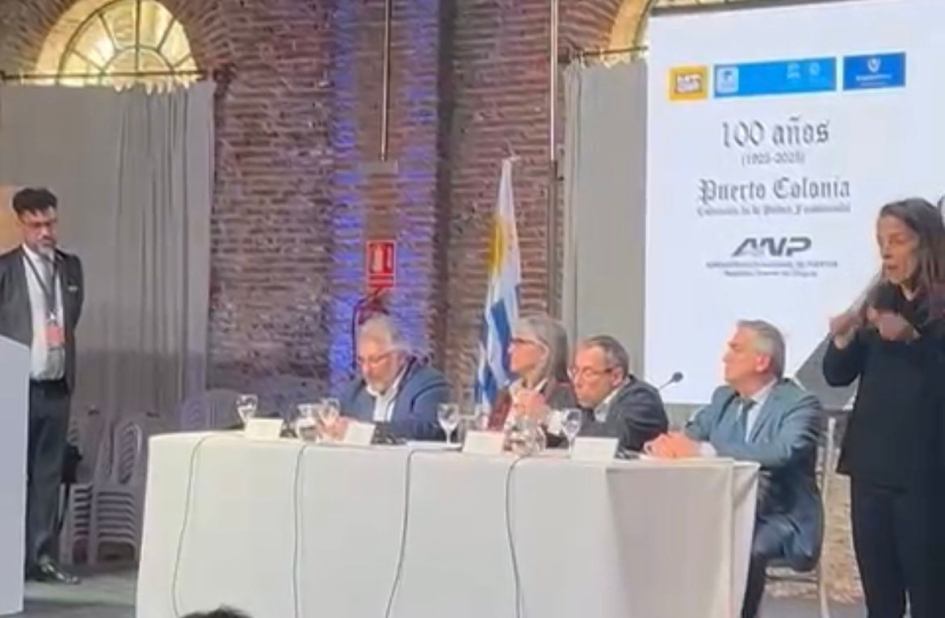 El puerto de Colonia celebra sus 100 años y se prepara para recibir a los turistas  El puerto de Colonia celebra sus 100 años y se prepara para recibir a los turistas