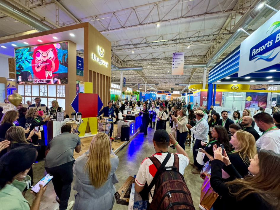 Uruguay presenta una nueva temporada con mayor conectividad y experiencias únicas Intervención Artística