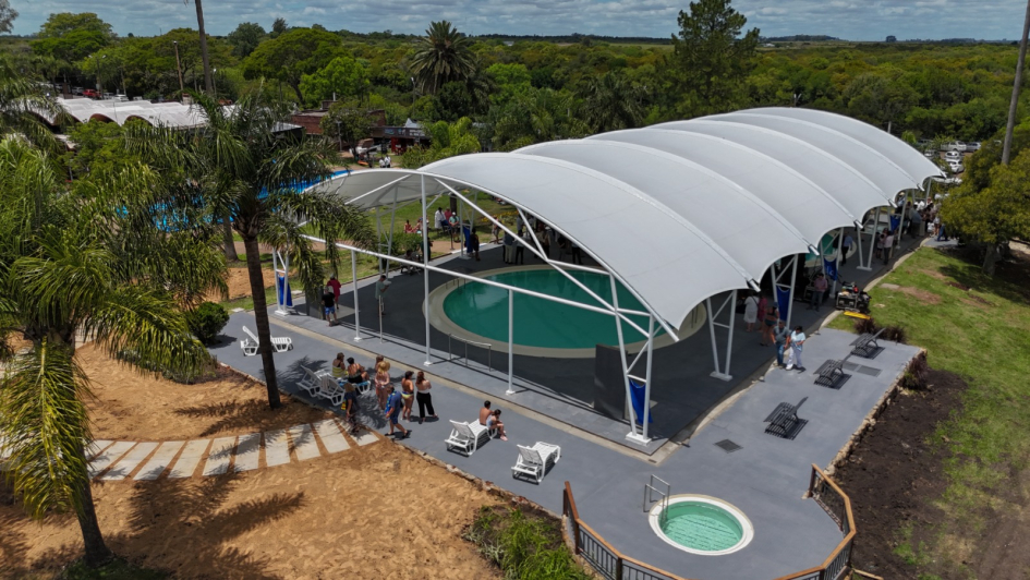 Techo de Piscina semicerrada en Termas del Dayman 