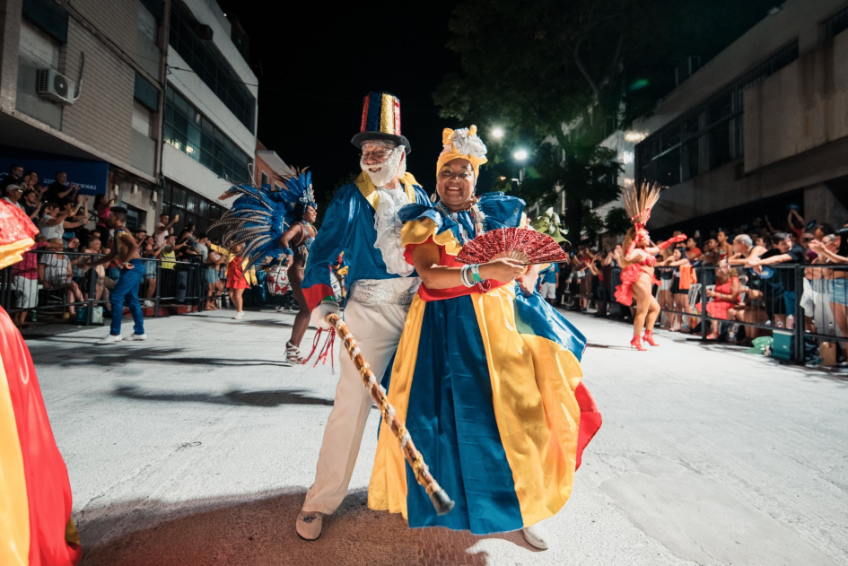 Mama vieja y gramillero 