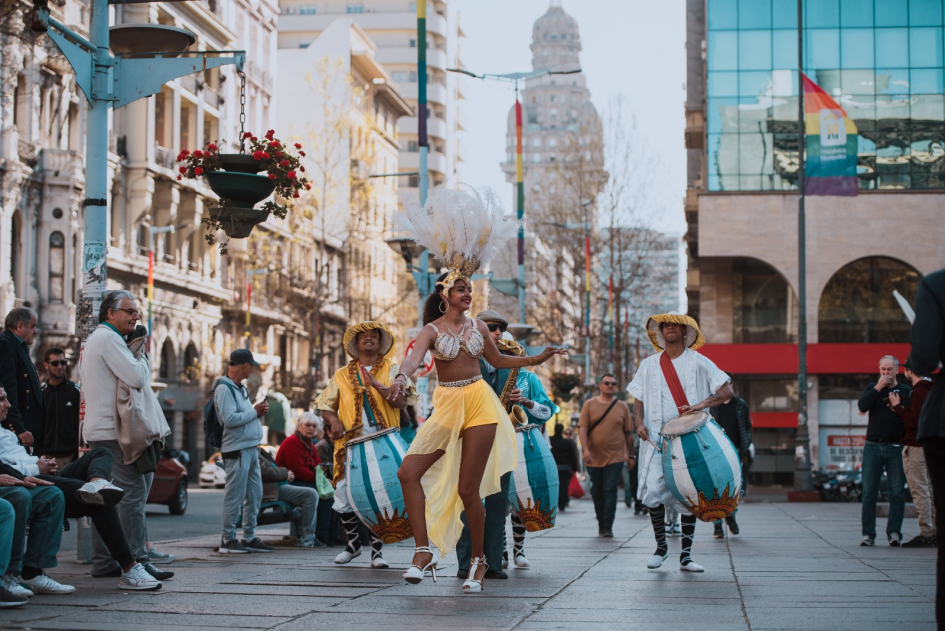 Candombe por las calles de Montevideo 