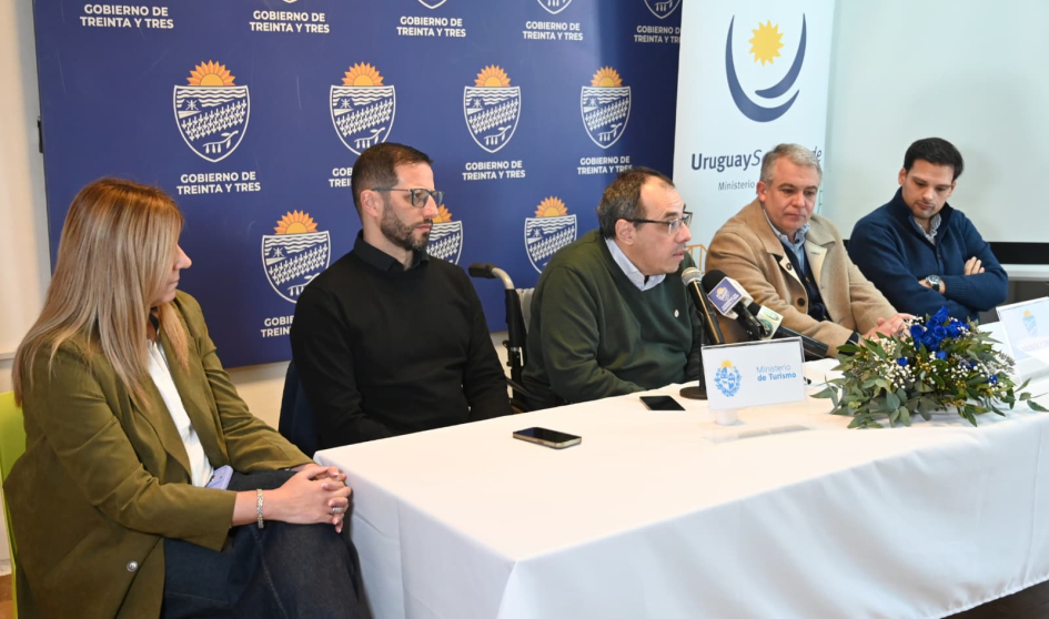 Reunión con Directoras/es de Turismo 
