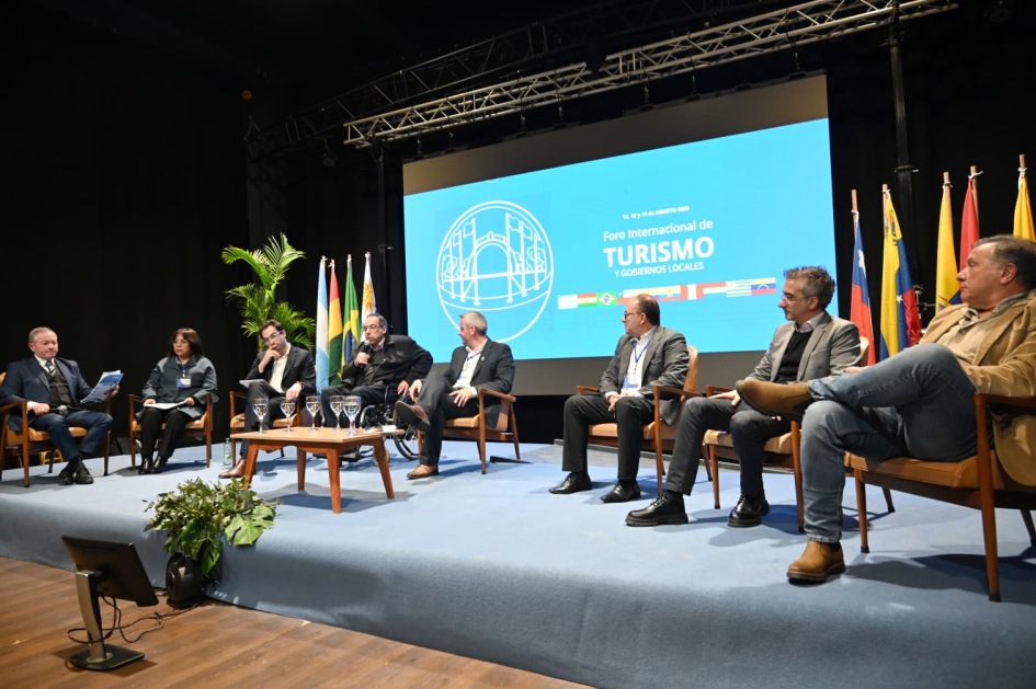 Panel “Gestión Territorial para el desarrollo del Turismo”