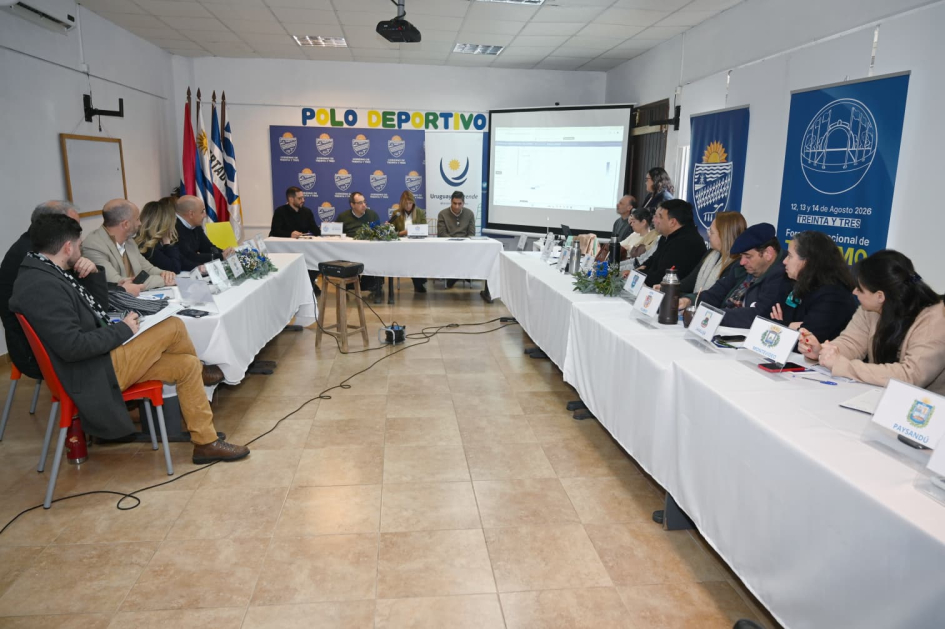Reunión con Directoras/es de Turismo 