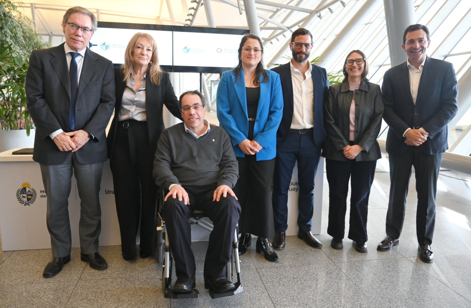 Mintur - Aeropuertos firma de acuerdo