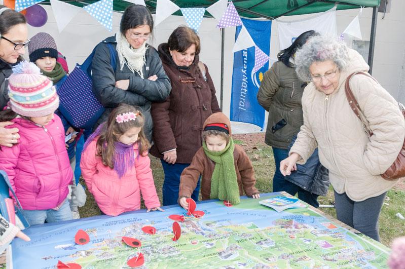 Conociendo Uruguay: niños, padres y abuelos reconociendo distintos atractivos de Uruguay