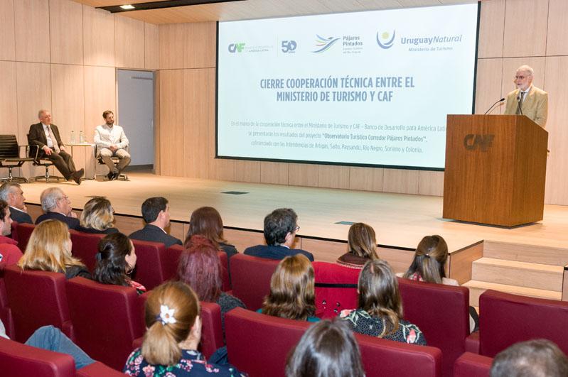 Subsecretario Benjamín Liberoff Diserta el subsecretario Benjamín Liberoff en auditorio de CAF