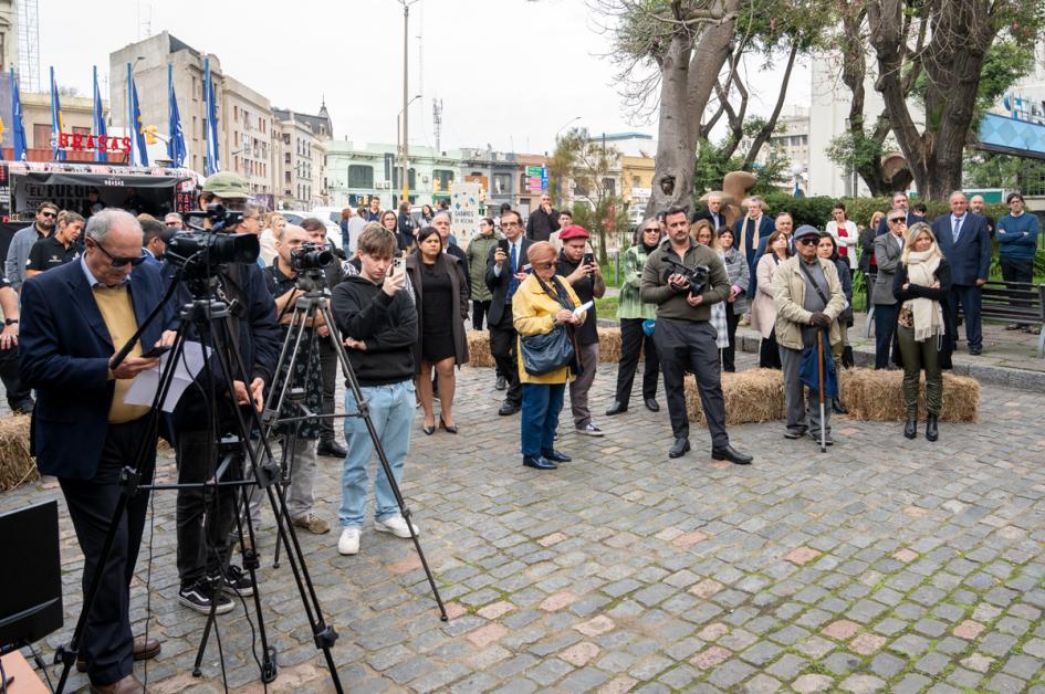 La Asociación Uruguaya de Asadores presentó su calendario anual en la explanada del MINTUR La Asociación Uruguaya de Asadores presentó su calendario anual en la explanada del MINTUR