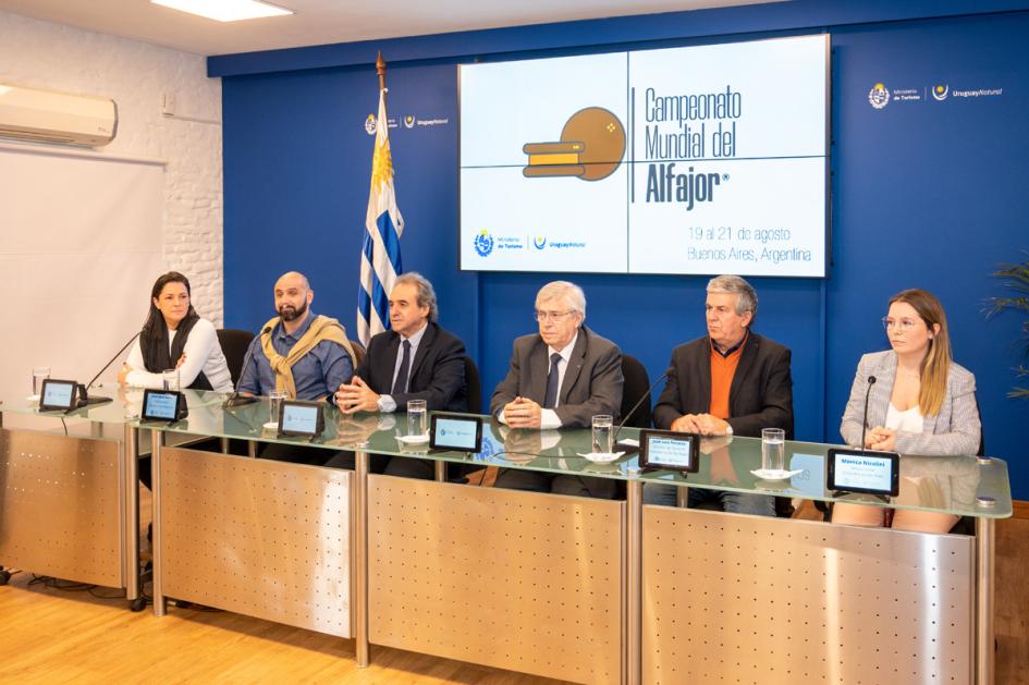 Mediodía dulce en la Sala Arredondo del Ministerio de Turismo Mediodía dulce en la Sala Arredondo del Ministerio de Turismo