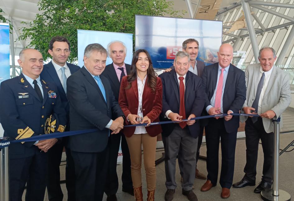 Uruguay recibió el primer vuelo de JetSMART, que opera el puente aéreo desde Buenos Aires Uruguay recibió el primer vuelo de JetSMART, que opera el puente aéreo desde Buenos Aires