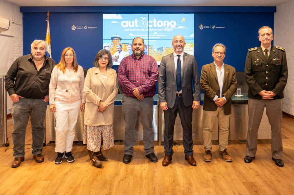 El lanzamiento se llevó a cabo en la Sala Arredondo del Ministerio de Turismo El lanzamiento se llevó a cabo en la Sala Arredondo del Ministerio de Turismo