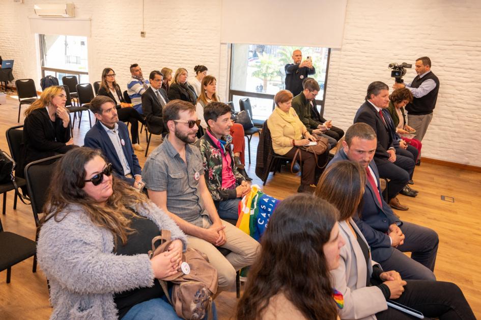 Lanzamiento de la Sexta Marcha de la Diversidad en Colonia Lanzamiento de la Sexta Marcha de la Diversidad en Colonia