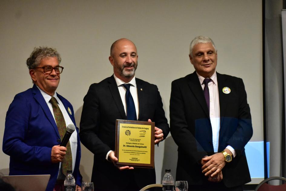 Desayuno con disertación del Ministro Sanguinetti en el marco del 30 aniversario de CIPETUR