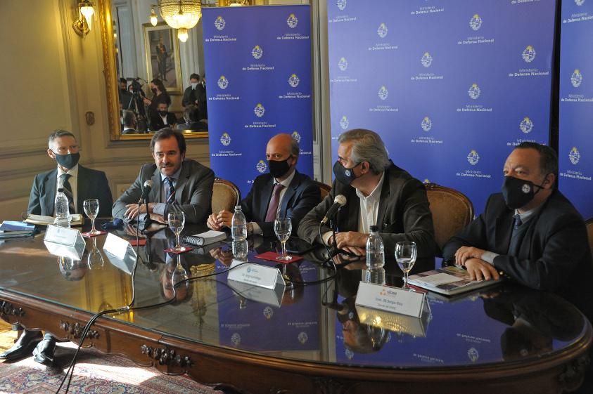 Ministro Germán Cardoso haciendo uso de la palabra Ministro Germán Cardoso haciendo uso de la palabra