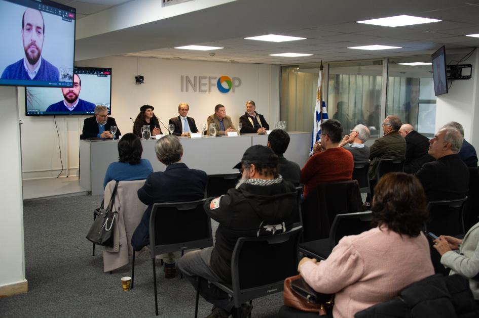 La ceremonia contó con la presencia de autoridades y representantes del rubro gastronómico La ceremonia contó con la presencia de autoridades y representantes del rubro gastronómico