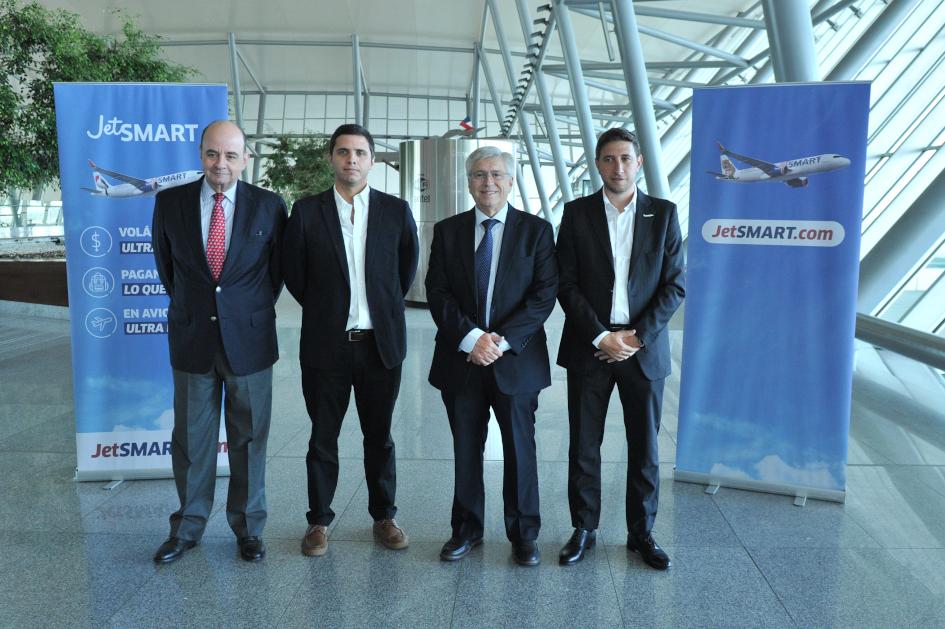 JetSMART inició hoy sus vuelos regulares entre Montevideo y Río de Janeiro