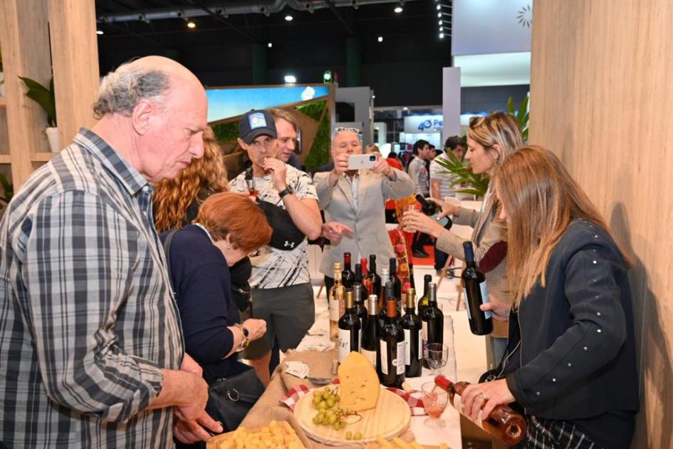 Degustaciones, espectáculos, sorteos y charlas formaron parte de la grilla para los presentes Degustaciones, espectáculos, sorteos y charlas formaron parte de la grilla para los presentes
