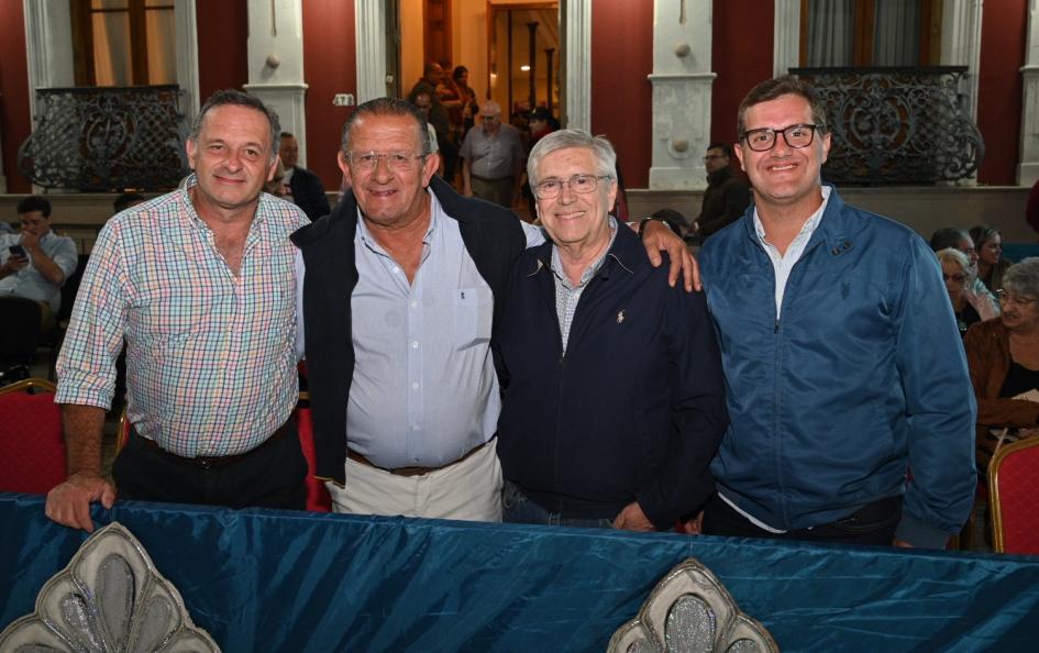Ministro Tabaré Viera participó de la segunda noche del carnaval de Artigas Ministro Tabaré Viera participó de la segunda noche del carnaval de Artigas
