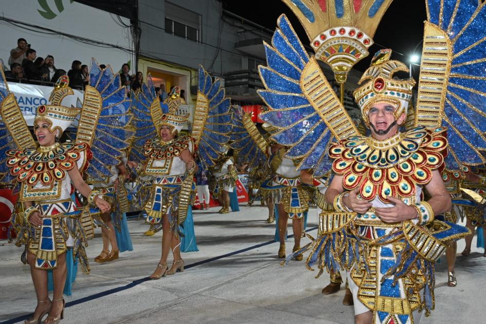 Segunda noche del carnaval de Artigas