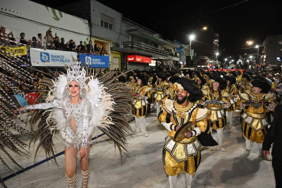 Segunda noche del carnaval de Artigas