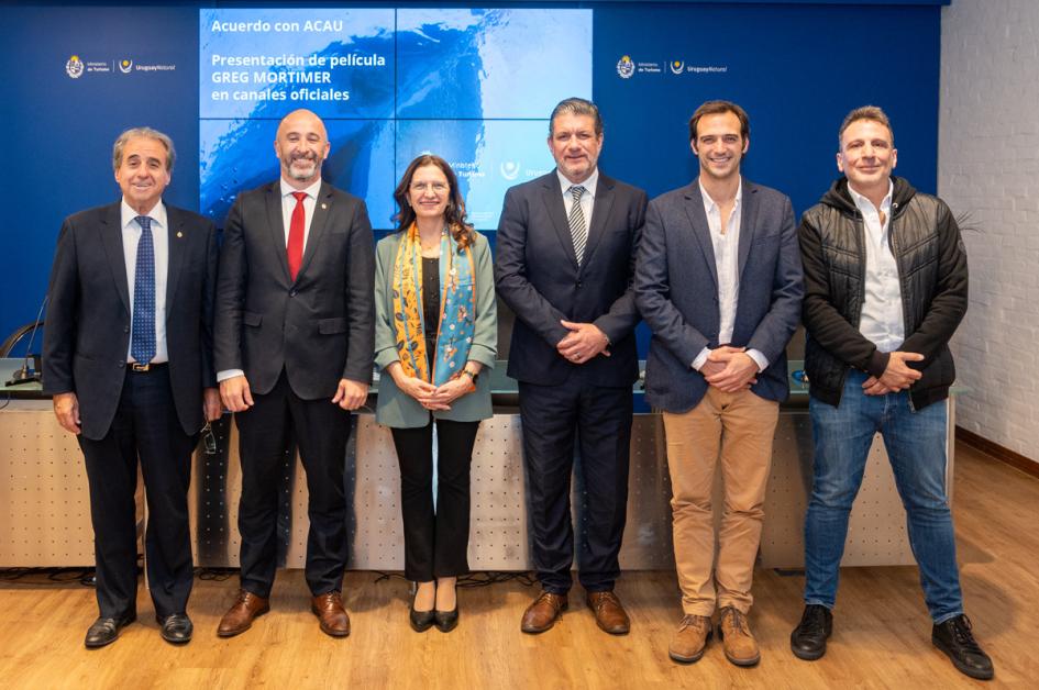 Firma de convenio entre MINTUR y ACAU Firma de convenio entre MINTUR y ACAU