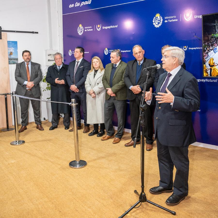 Ministro Tabaré Viera destacó la variedad de ofertas turísticas que tiene Uruguay Ministro Tabaré Viera destacó la variedad de ofertas turísticas que tiene Uruguay