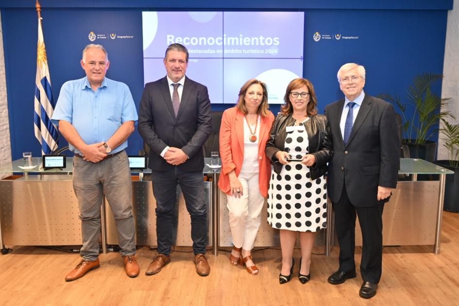 Reconocimiento a la Directora de Turismo de la Intendencia de Florida, Carmen Passarella