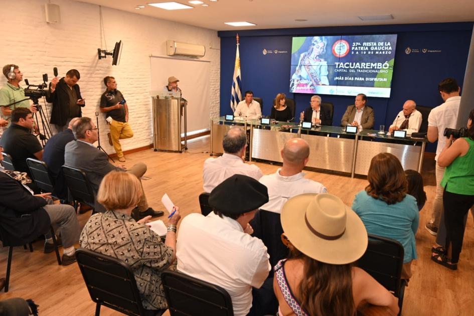 Fiesta de la Patria Gaucha con homenaje a “Los jóvenes en la vida rural” Fiesta de la Patria Gaucha con homenaje a “Los jóvenes en la vida rural”