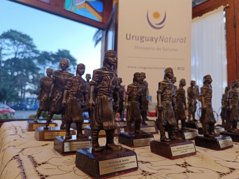 MINTUR entregó reconocimientos a varias trayectorias turísticas MINTUR entregó reconocimientos a varias trayectorias turísticas