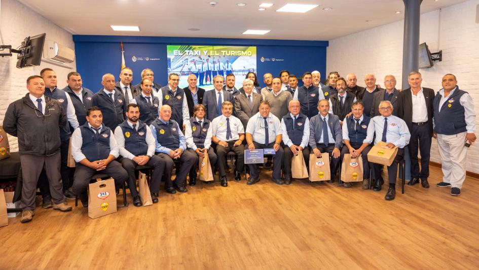 MINTUR y CPATU entregaron reconocimientos a trabajadores del taxi MINTUR y CPATU entregaron reconocimientos a trabajadores del taxi