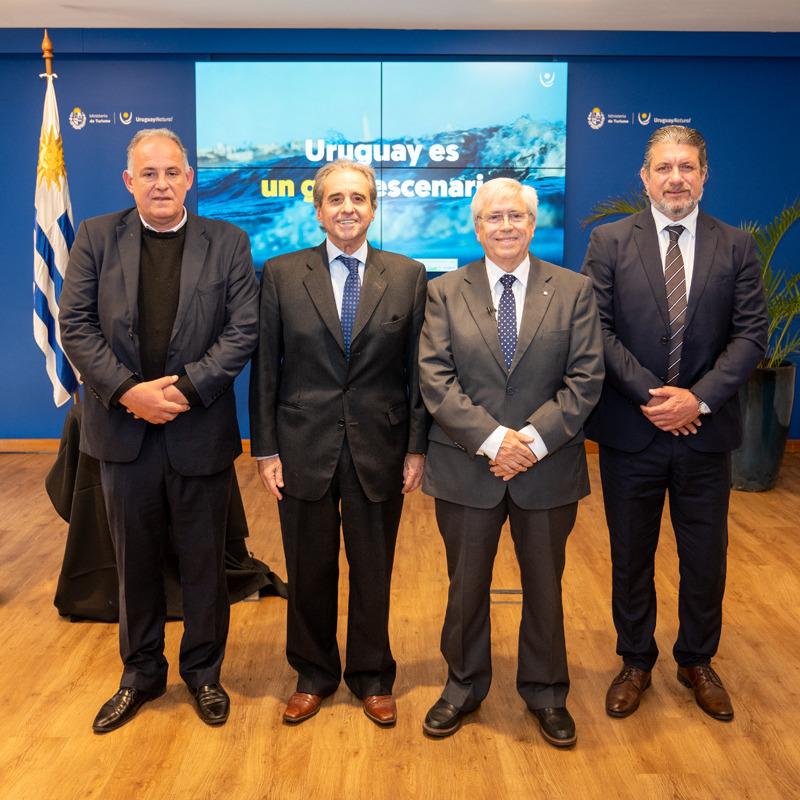 Las cuatro autoridades del MINTUR presentes en la Sala Arredondo. Las cuatro autoridades del MINTUR presentes en la Sala Arredondo.