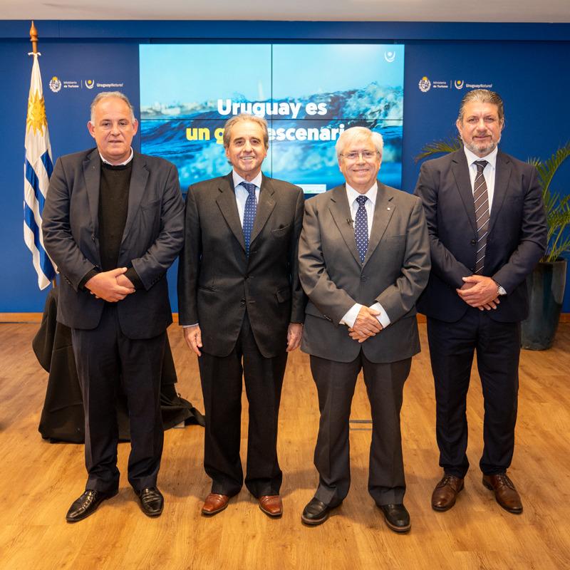 Las cuatro autoridades del MINTUR presentes en la Sala Arredondo.